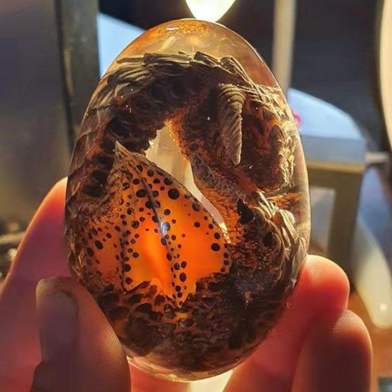 Suvenirgave av harpiks Dragon Egg